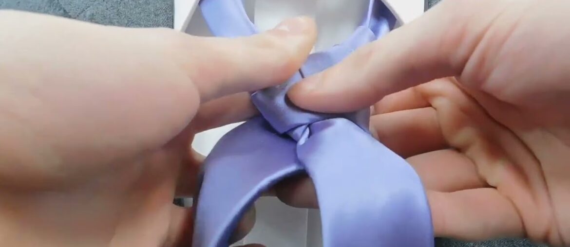 How to Tie a Tie: The Merovingian Knot
