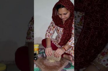 Day 241 aaj maine saram lihaj ki or chulhe pe rotiya banain #minivlog #shortvideo  #villagelife