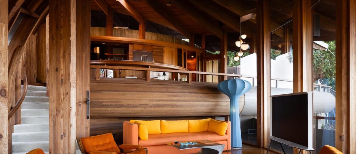 Lotus House by architect Kendrick Kellogg [1500x1000]