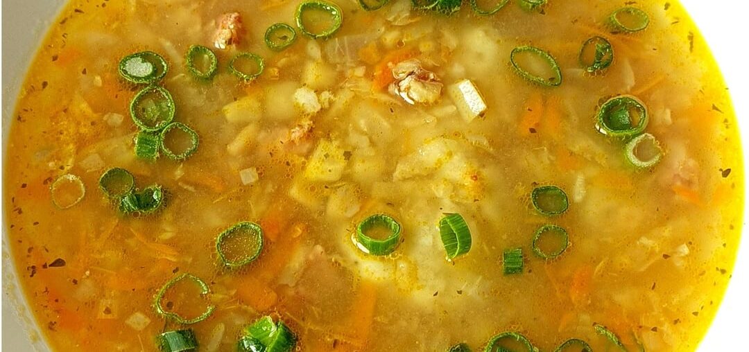 Today's lunch - smoked ribs soup with vegetables and gnocchi from potato pancake dough and main course - white beans (with vinegar) and grilled veal smoked sausage marinated. It was delicious 😋 Have a nice Saturday everyone 🌞🍻