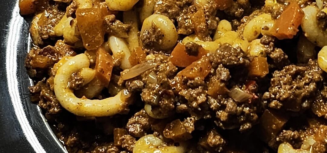 A traditional Swiss pasta dish: Hörnli made from scratch (starting at gallery pic. 9), at a creamy Schabziger sauce, served with a savoury minced beef ragù (as for the Schabziger: see link in pic. 5)