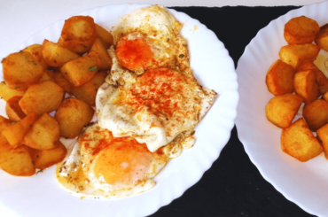 Most DELICIOUS Skillet Potatoes