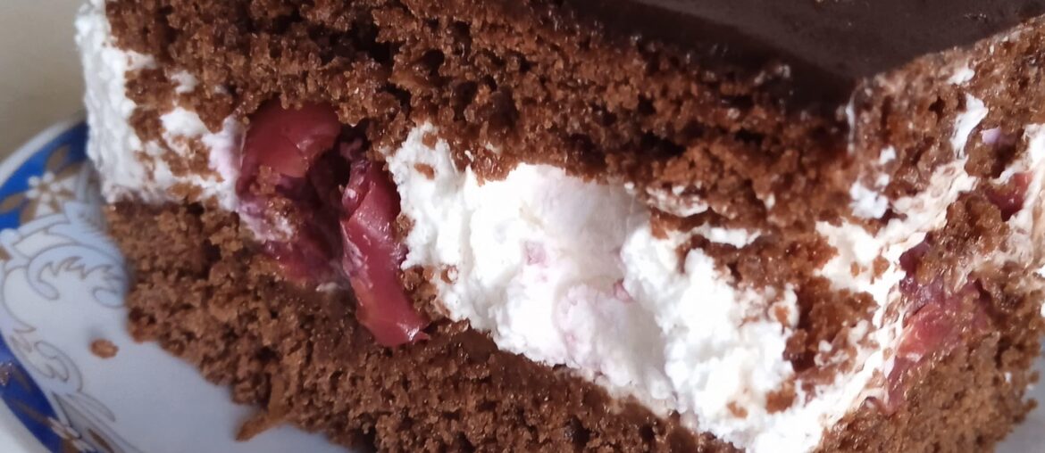 Brownie with whipped cream in the middle
