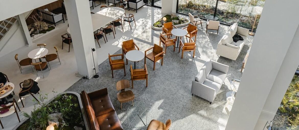 Tall and spacious cafe full of natural light, Pyeongtaek, Gyeonggi Province, South Korea [1440×1800]