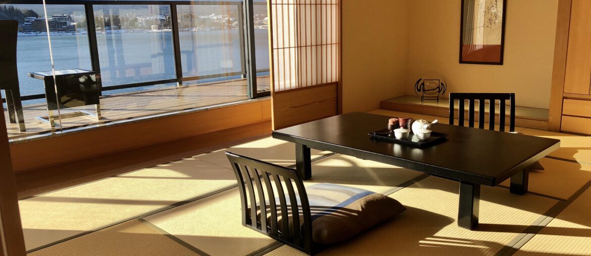 My hotel room in Japan [OC] [3875x2905]