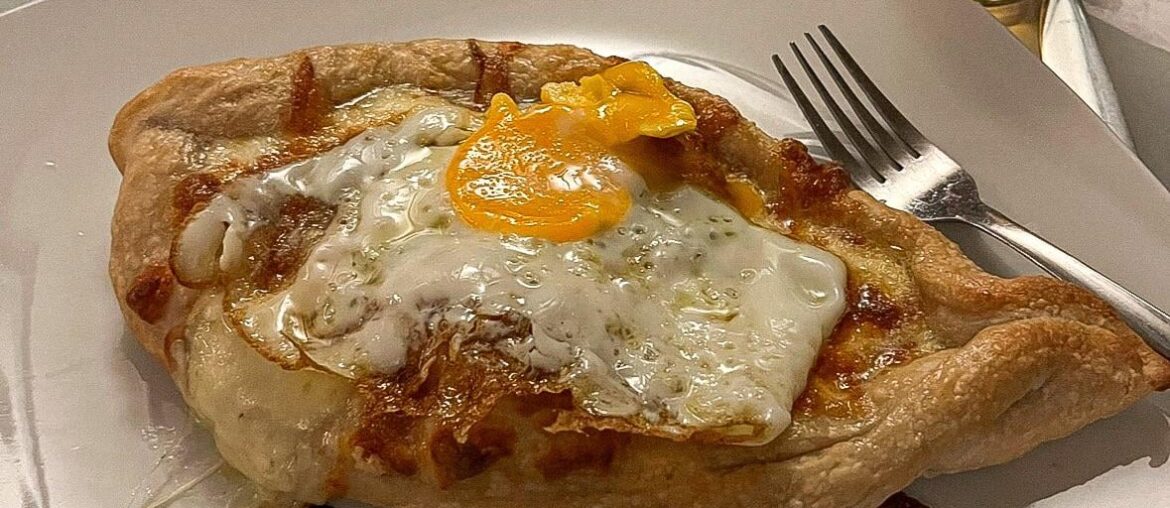 peinirli (cannot remember what kind I order) in Thessaloniki, Greece