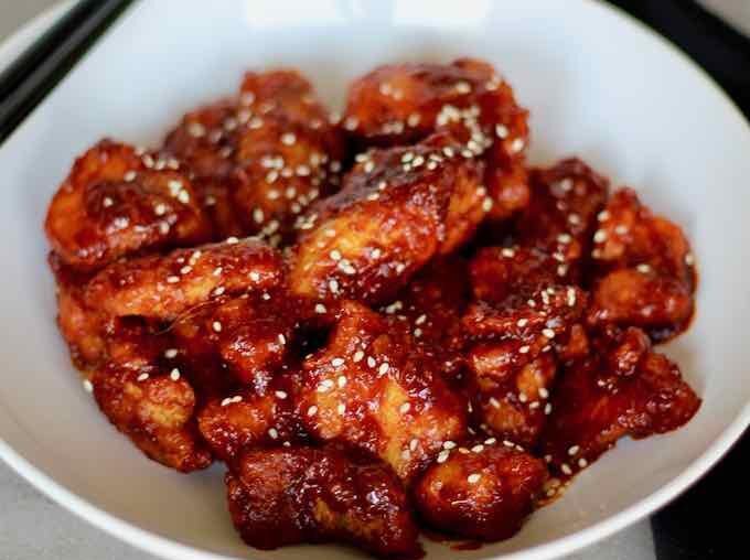 Sauce dakgangjeong ( poulet coréen)