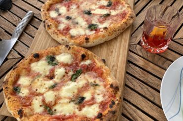 Neapolitan style pizza Margerita