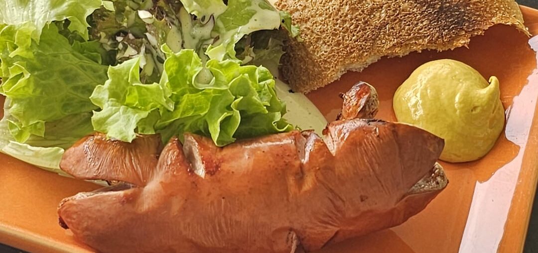 Swiss Cervelats (quick "test" after general overhaul of the gas grill for the upcoming season)