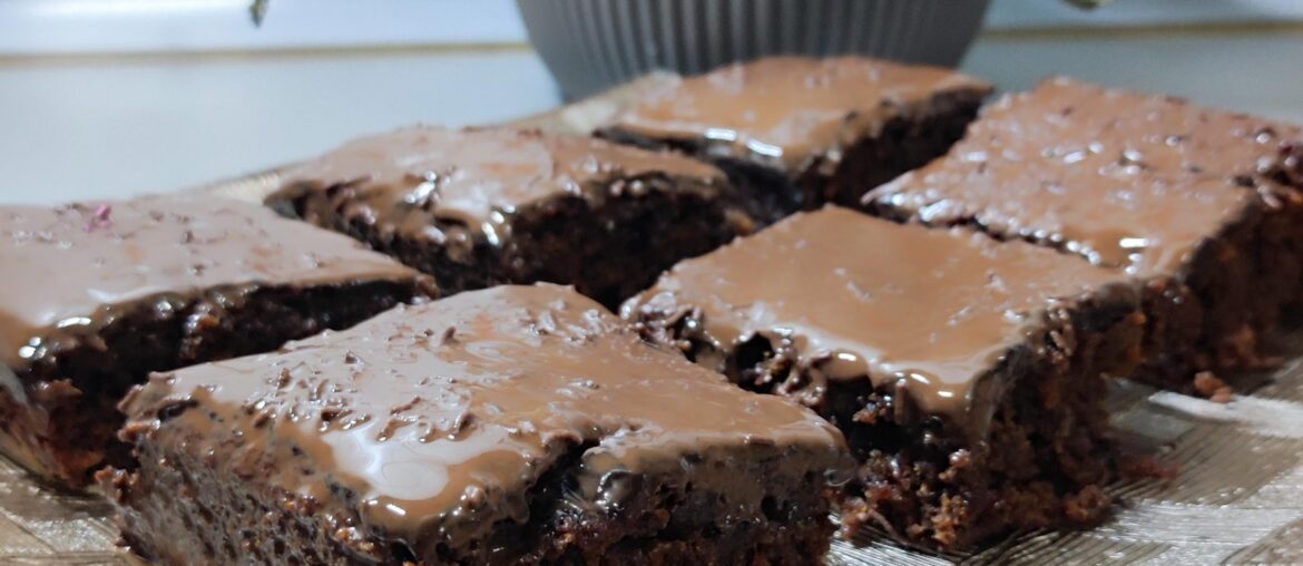 Honey heart cake without milk and eggs