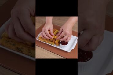 This is the new way to make French fries.Everyone loves it when I do it like this!#shortvide