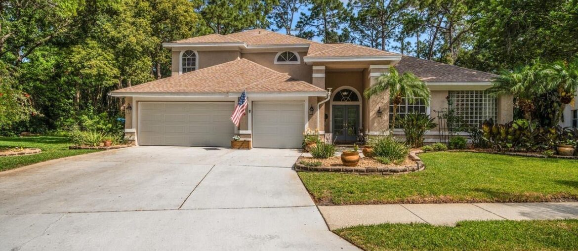 2339 Warwick Dr, Oldsmar, FL