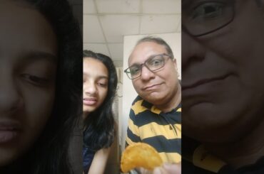 Lays Chips Review Gourmet Vintage Cheese & Paprika Flavour