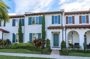 8883 Lakeshore Pointe Dr, Winter Garden, FL