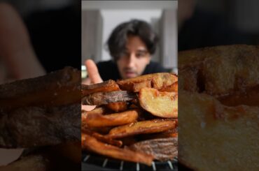 potato wedges ALWAYS taste better at restaurants