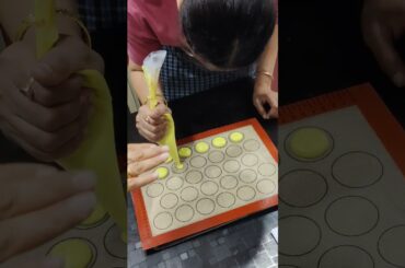 French Macarons #bakingshorts#youtubeshorts#cakevideos#homebaker