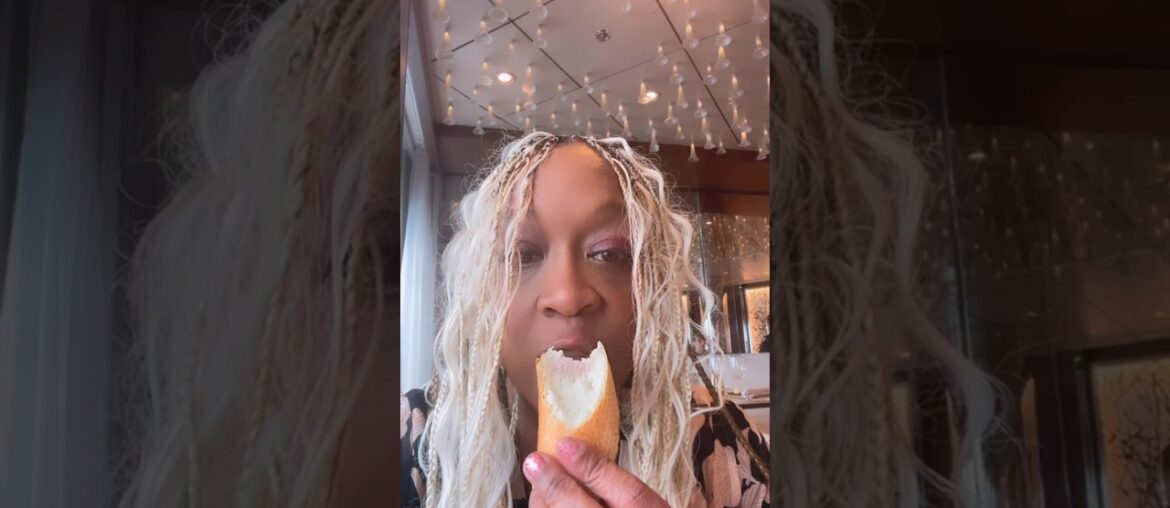 Champagne. Baguette. French Butter. The ultimate last night of the #cruise #girldinner