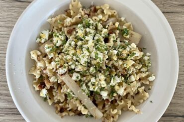 Pâtes aux asperges et aux noisettes