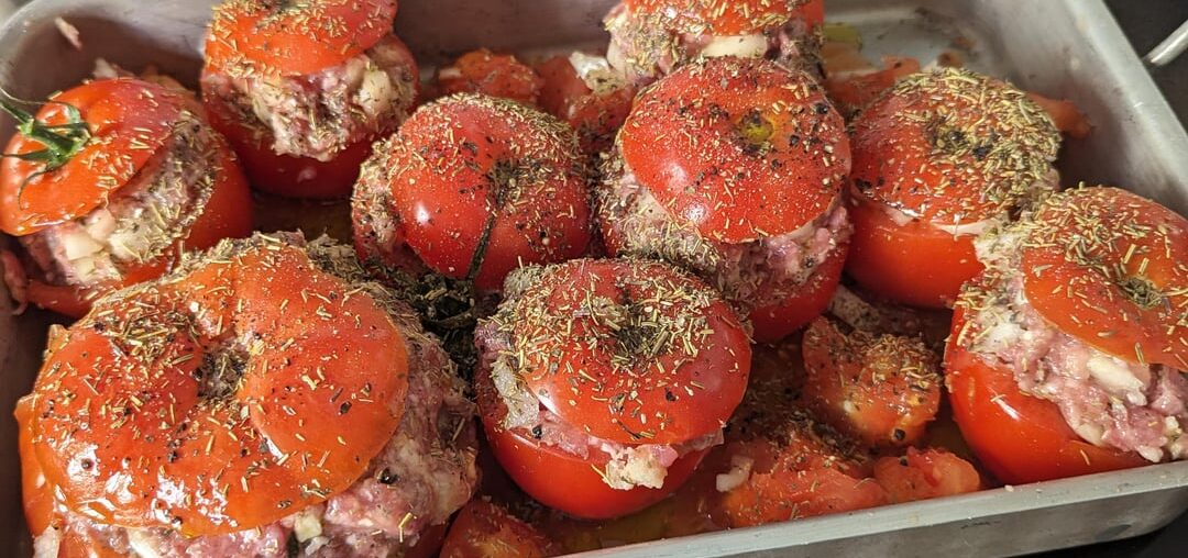 Tomates farcies et frites maison