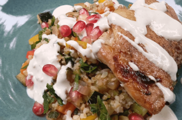 Bulgur with grilled and fresh veggies, chicken thigh, yoghurt-tahine sauce