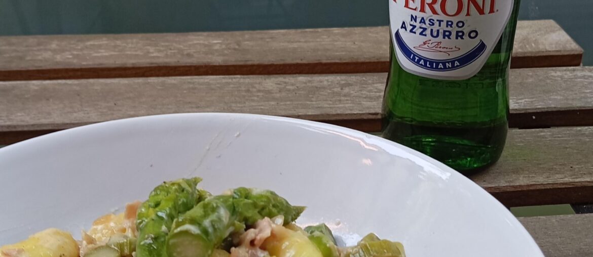 Gnocchi con asparagi e speck