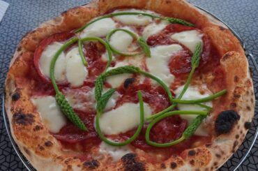 Pizza chorizo & aspergette des bois