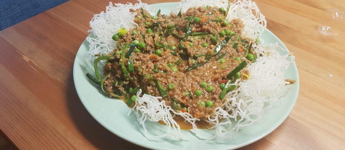 i made ma yi shang shu (ants crawling up a tree)