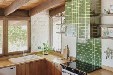 Lovely wood kitchen [1440x1858]