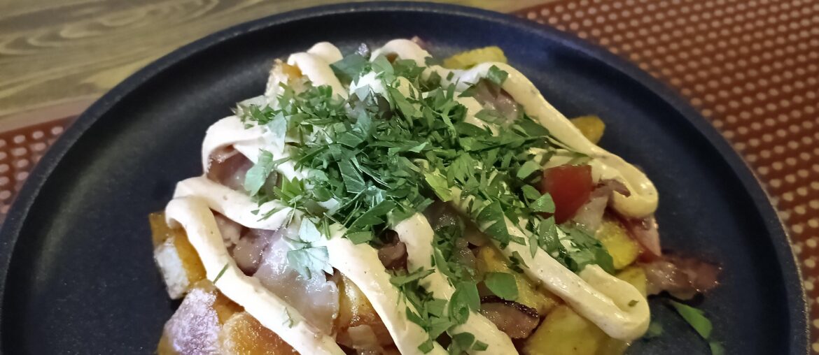 Le staff avait faim, j'ai fait des patatas type bravas.