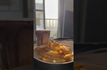 Shaam k ajeeb cravings | French fries aur Kitkat Shake #shorts #youtubeshorts