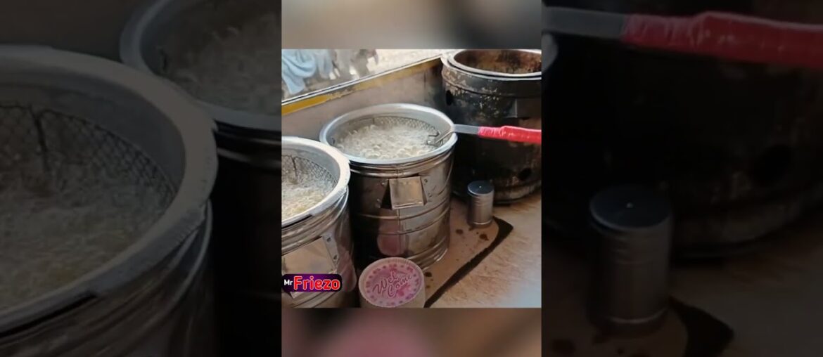 10 year old kid selling French fries #streetfood #frieslover #frenchfrieslove #frenchfries #food
