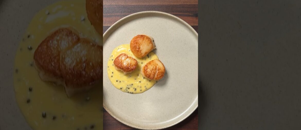 SEARED SCALLOP W/ BEURRE BLANC & GOLDEN GOAT CAVIAR #recipe #food