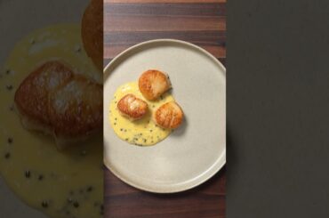 SEARED SCALLOP W/ BEURRE BLANC & GOLDEN GOAT CAVIAR #recipe #food
