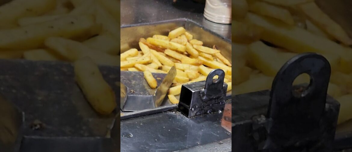 French Fries Garma Garam #youtubeshorts #foodlover #frenchfries#streetfood