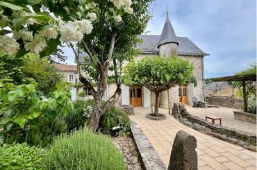 Charroux stone house with tower and a real wine cave! dating from the 14th Century,