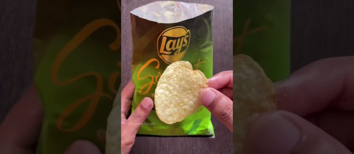 New Lays Gourmet Lime & Cracked Pepper Flavour | #shorts #lays #lime #newflavour #chips #foodreview
