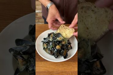 Moules a la creme | first stop on the Paris road trip #cooking #frenchchef #recipe #frenchfood