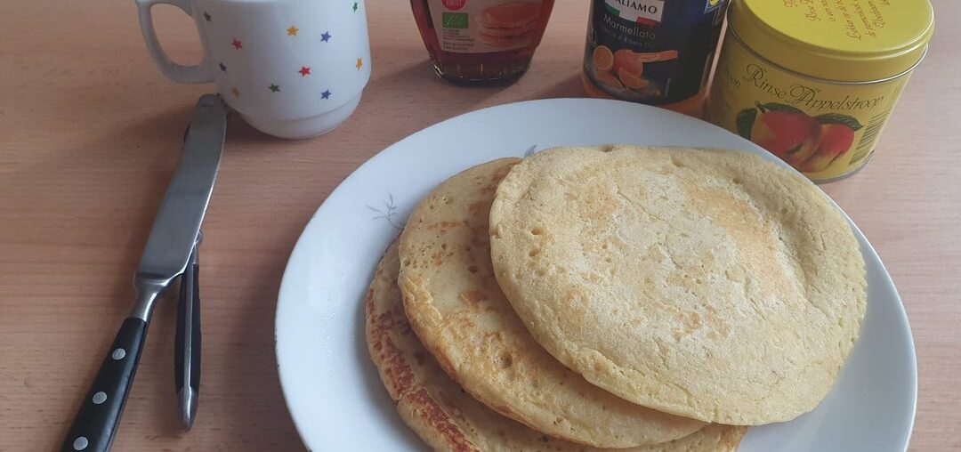 Yeast pancakes and some aeropress coffee - A humble breakfast