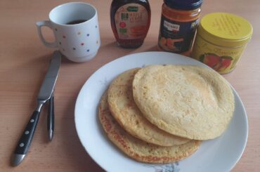 Yeast pancakes and some aeropress coffee - A humble breakfast