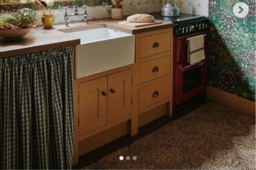 Does anyone know what oven this is?