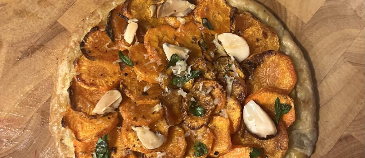 Tartelette fine carottes/moutarde/parmesan (avec ce qui traînait dans le frigo)