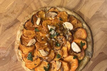 Tartelette fine carottes/moutarde/parmesan (avec ce qui traînait dans le frigo)