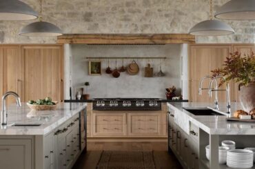 Very Different Country Kitchen [1179 x 1481]