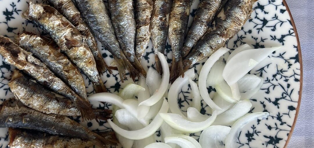 From Sardines to Potatoes with Oregano. From Onions to Pork Chops. Hallo/Salut from Skiathos, Ellada.