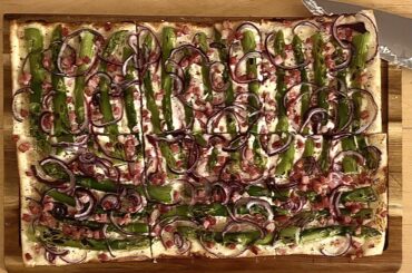 Tarte flambée with green asparagus