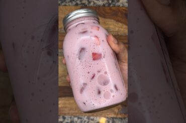 Creamy Strawberry Agua Fresca #aguafresca #mexicanfood #recipe