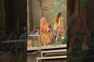 Doja Cat shows off her dance moves (addiction dance break)