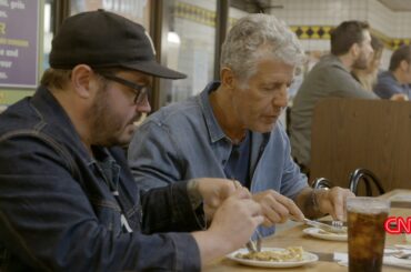 Sean Brock And Anthony Bourdain Eat At The Waffle House