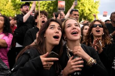 Paris crowd cheers as French election results announced