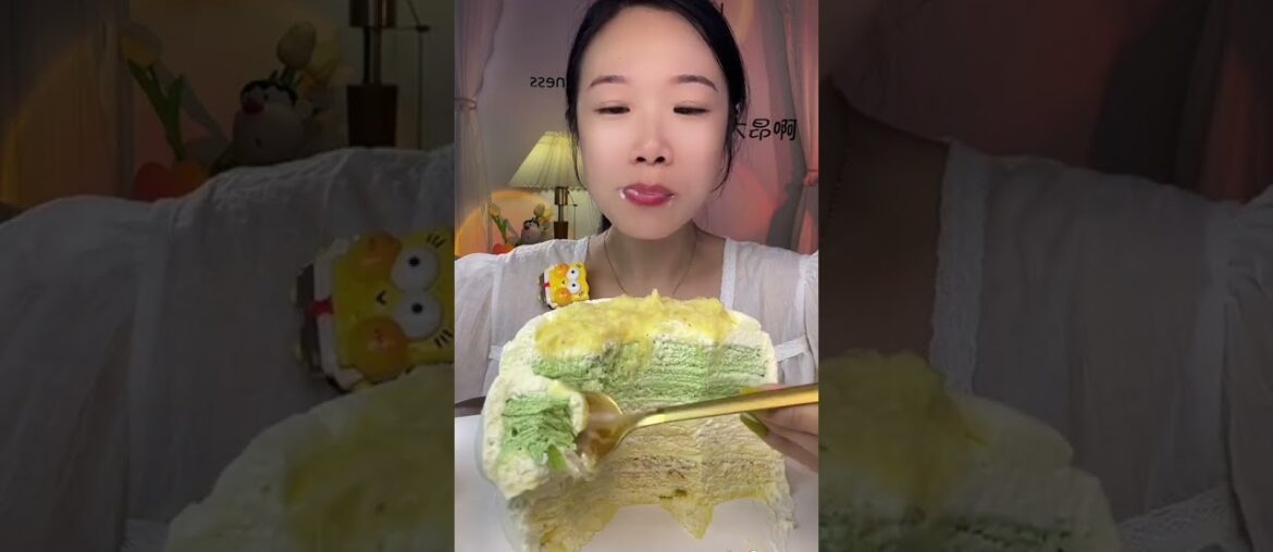 Three-piece French mille-feuille, a gourmet version of city or not, who knows how delicious this